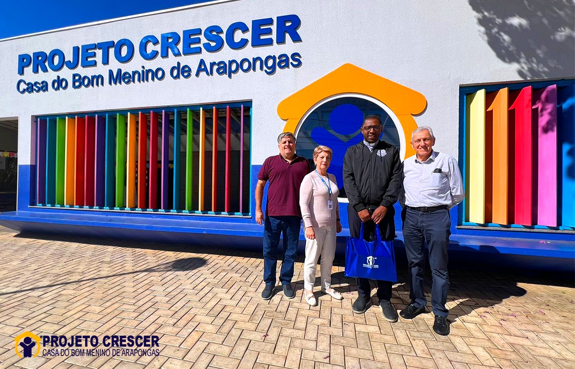 Projeto Crescer recebe a visita do Santuário Nossa Senhora Aparecida e Móveis Vila Rica.