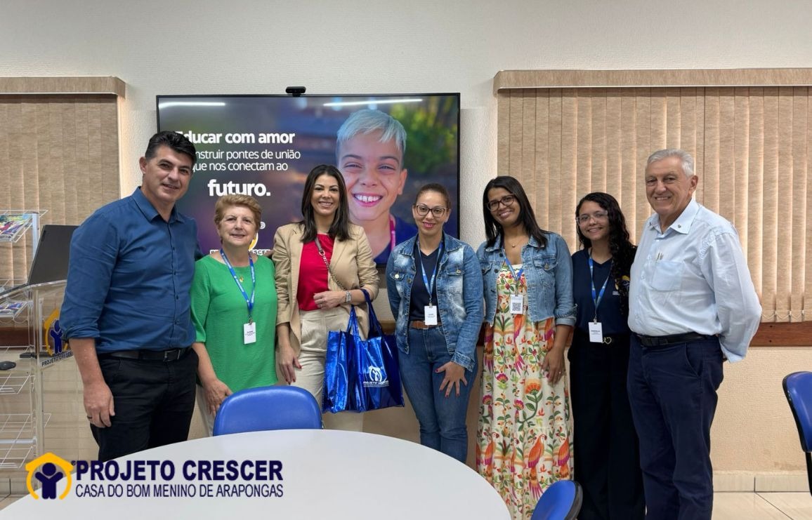 Projeto Crescer recebe a visita do Secretário de Educação e da Psicóloga clínica.