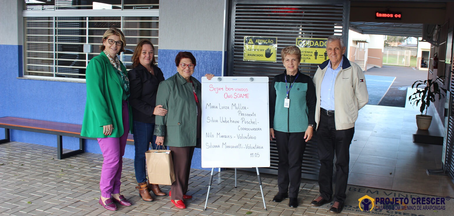 Visita de Maria Luiza Muller, Silvia Unbehaun Püschel e Silvana Manganott, presidente, coordenadora e colaboradora da ONG Soame, respectivamente.