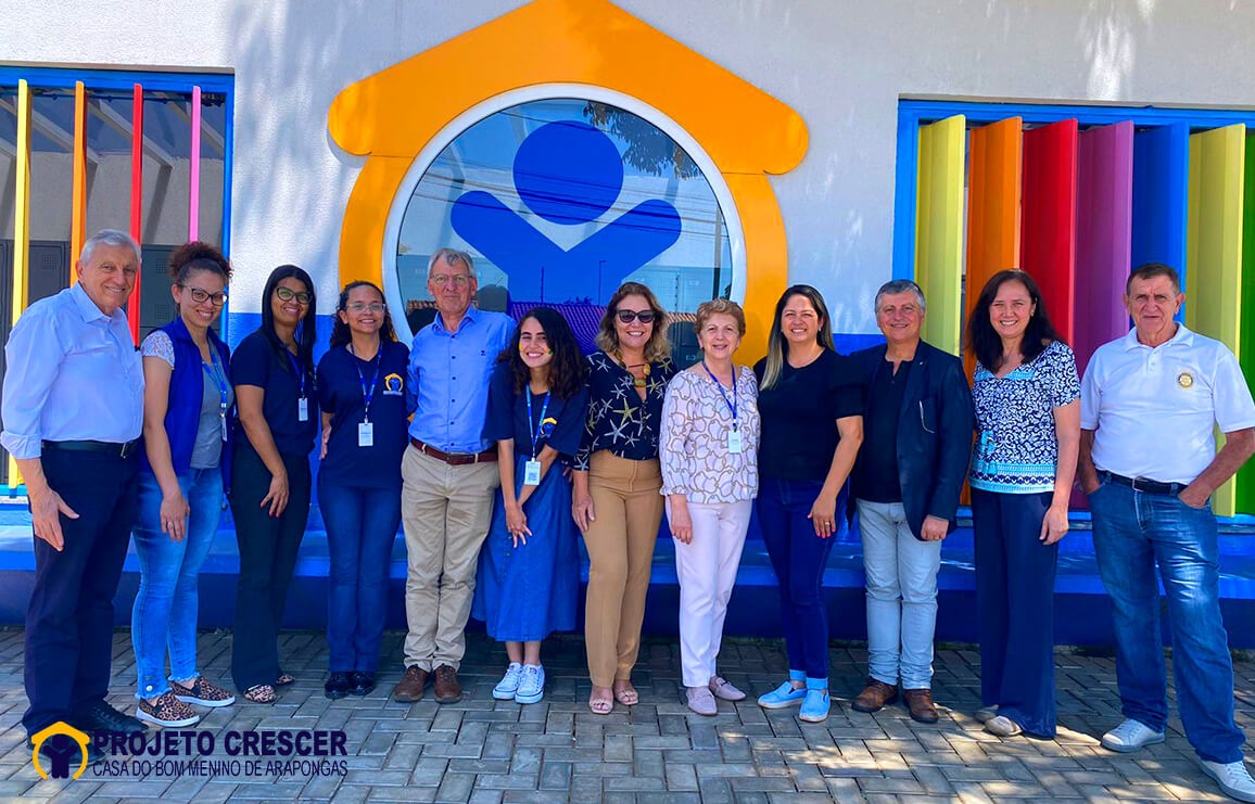 Projeto Crescer recebe a visita de novos intercambistas do Rotary